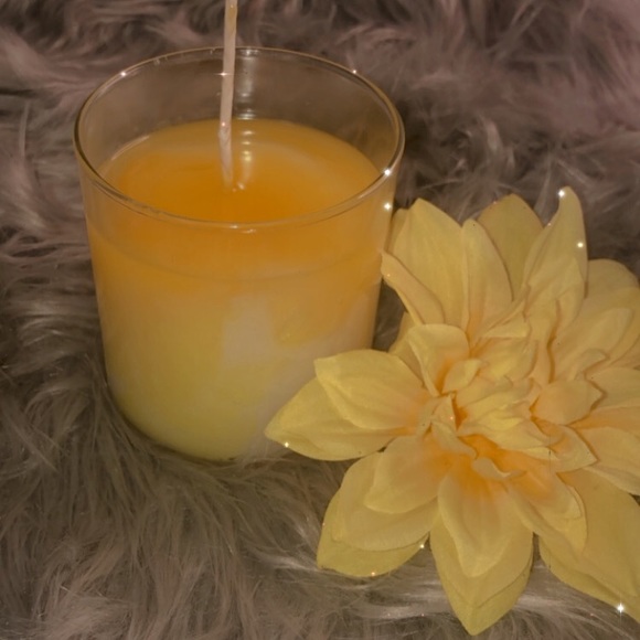 Lemon pound cake candle and wax melts - Picture 2 of 2